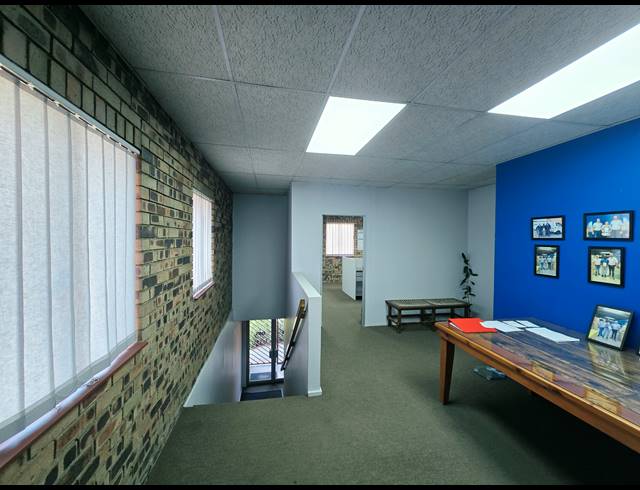 302M² WAREHOUSE FOR SALE IN KYA SANDS